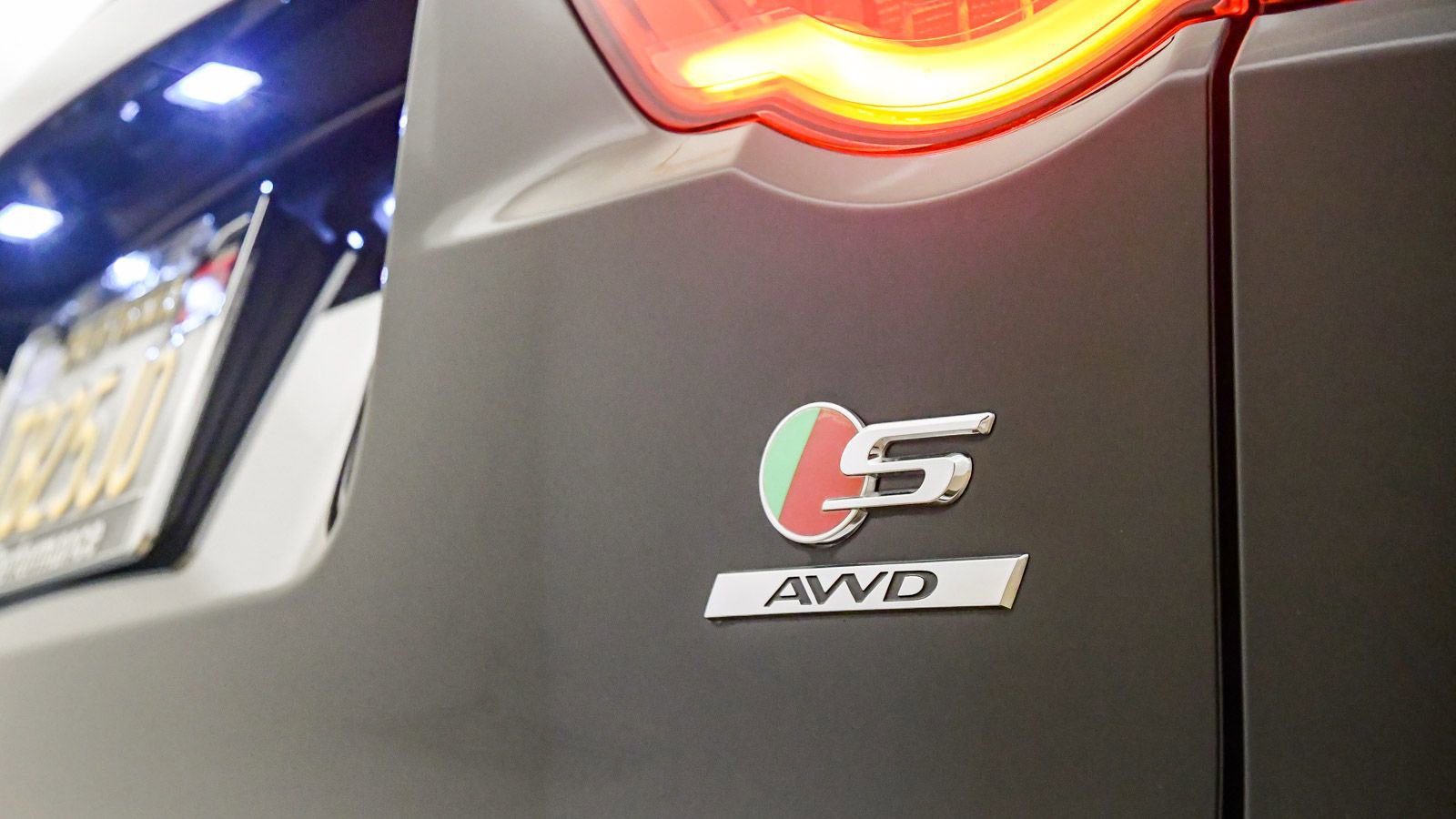 Used 2019 Jaguar F-PACE S image 13