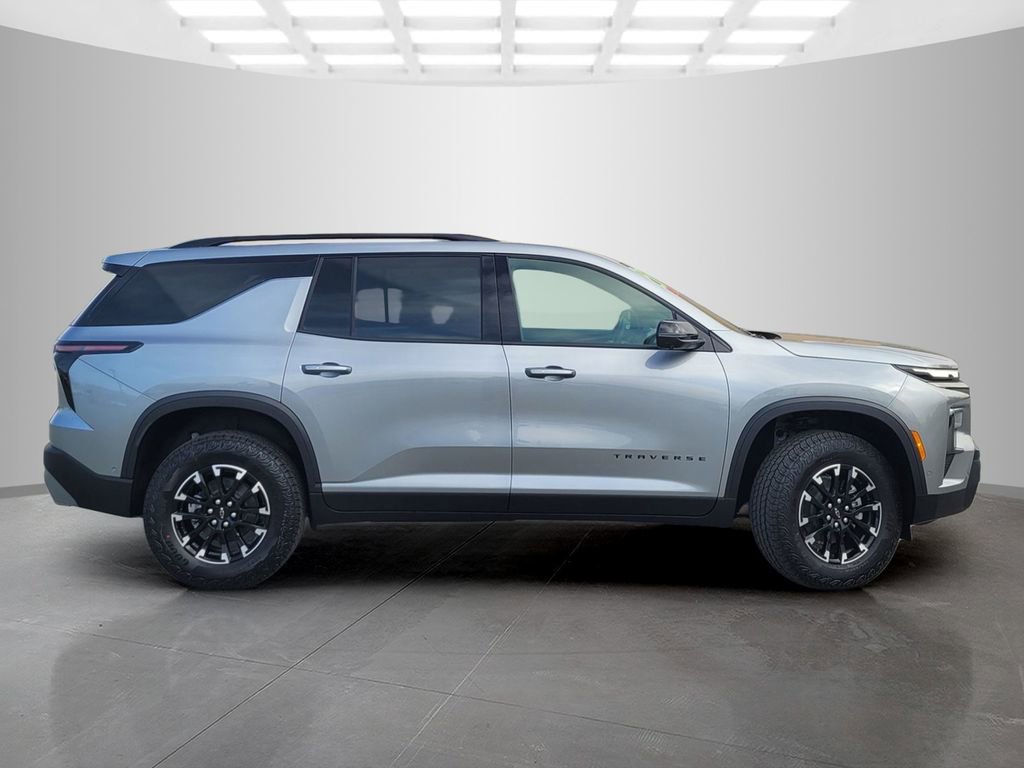 New 2026 Chevrolet Traverse Z71 w/ Enhanced Driving Package image 3