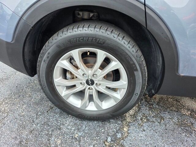 Used 2022 Kia Telluride LX image 19