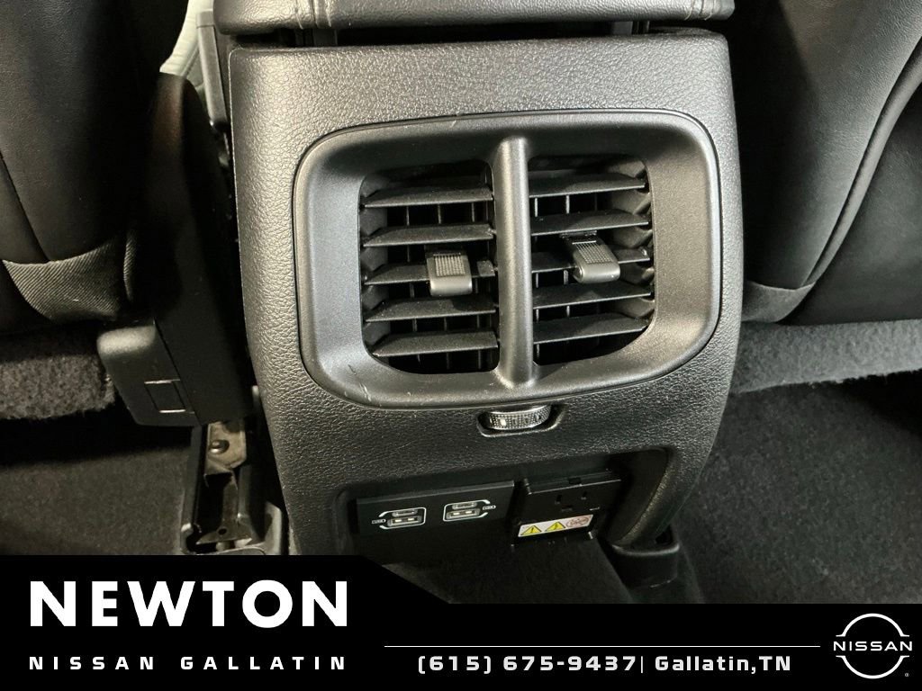 Used 2021 Jeep Cherokee Latitude Lux w/ Comfort/Convenience Group AWD/4WD image 12