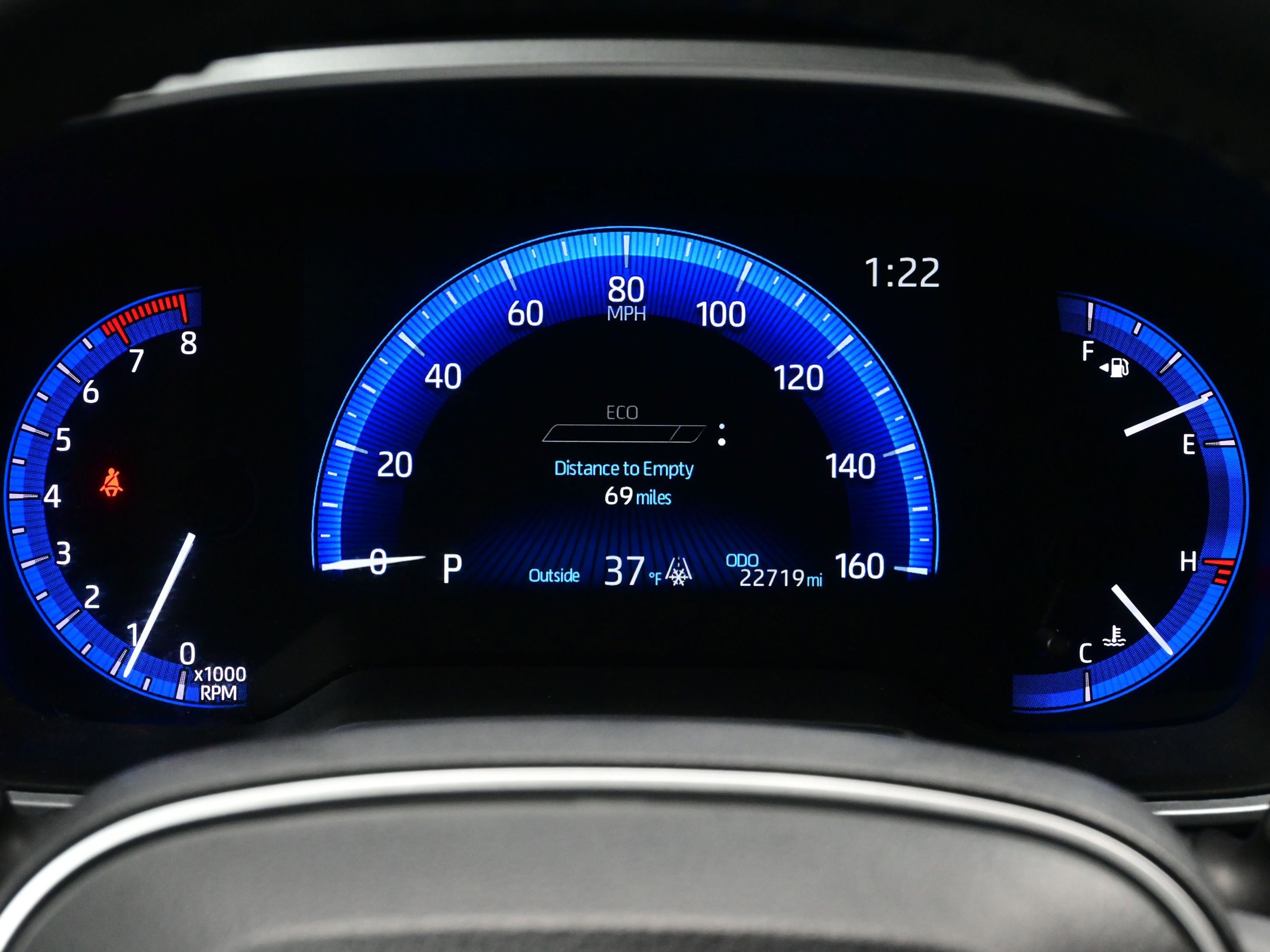 Used 2022 Toyota Corolla Cross XLE image 25