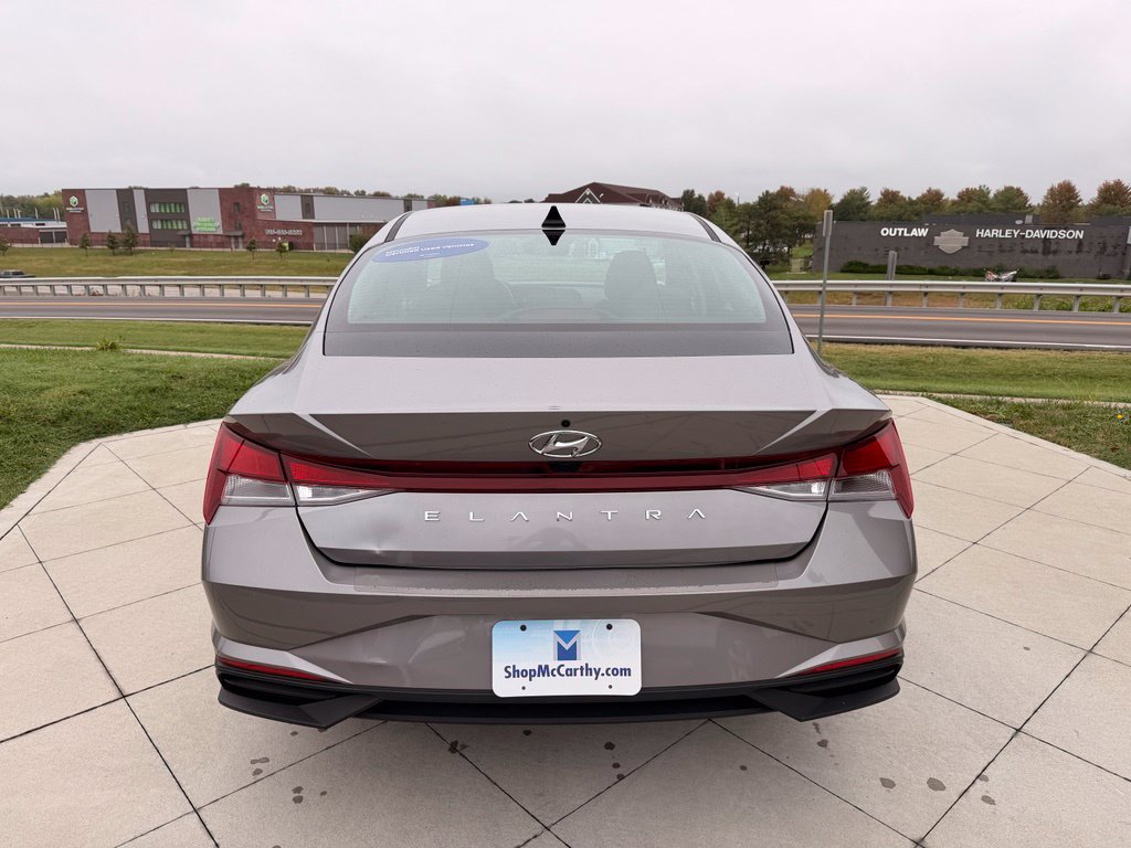 Used 2023 Hyundai Elantra SEL w/ Convenience Package FWD image 8