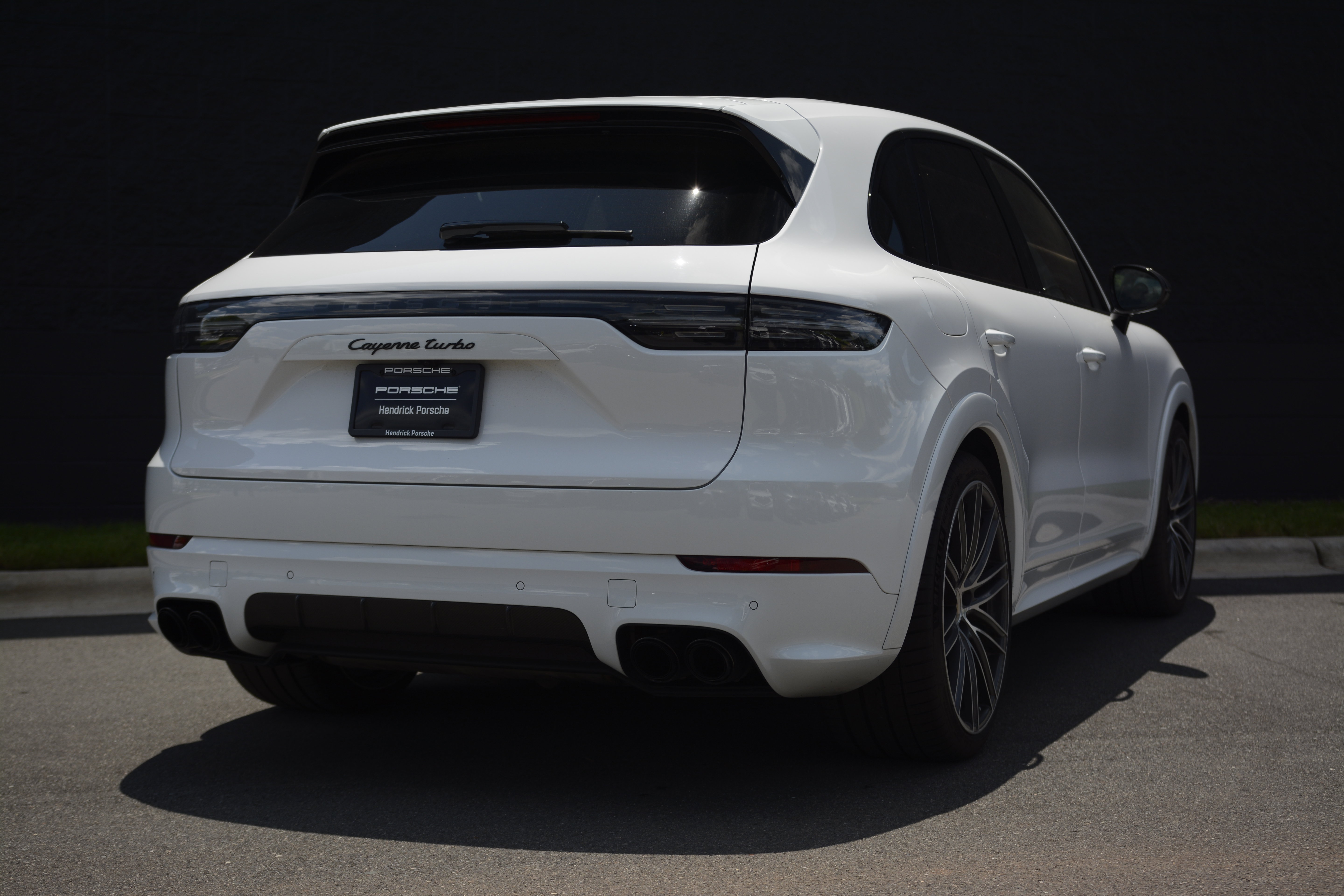 Certified 2023 Porsche Cayenne Turbo AWD/4WD image 7