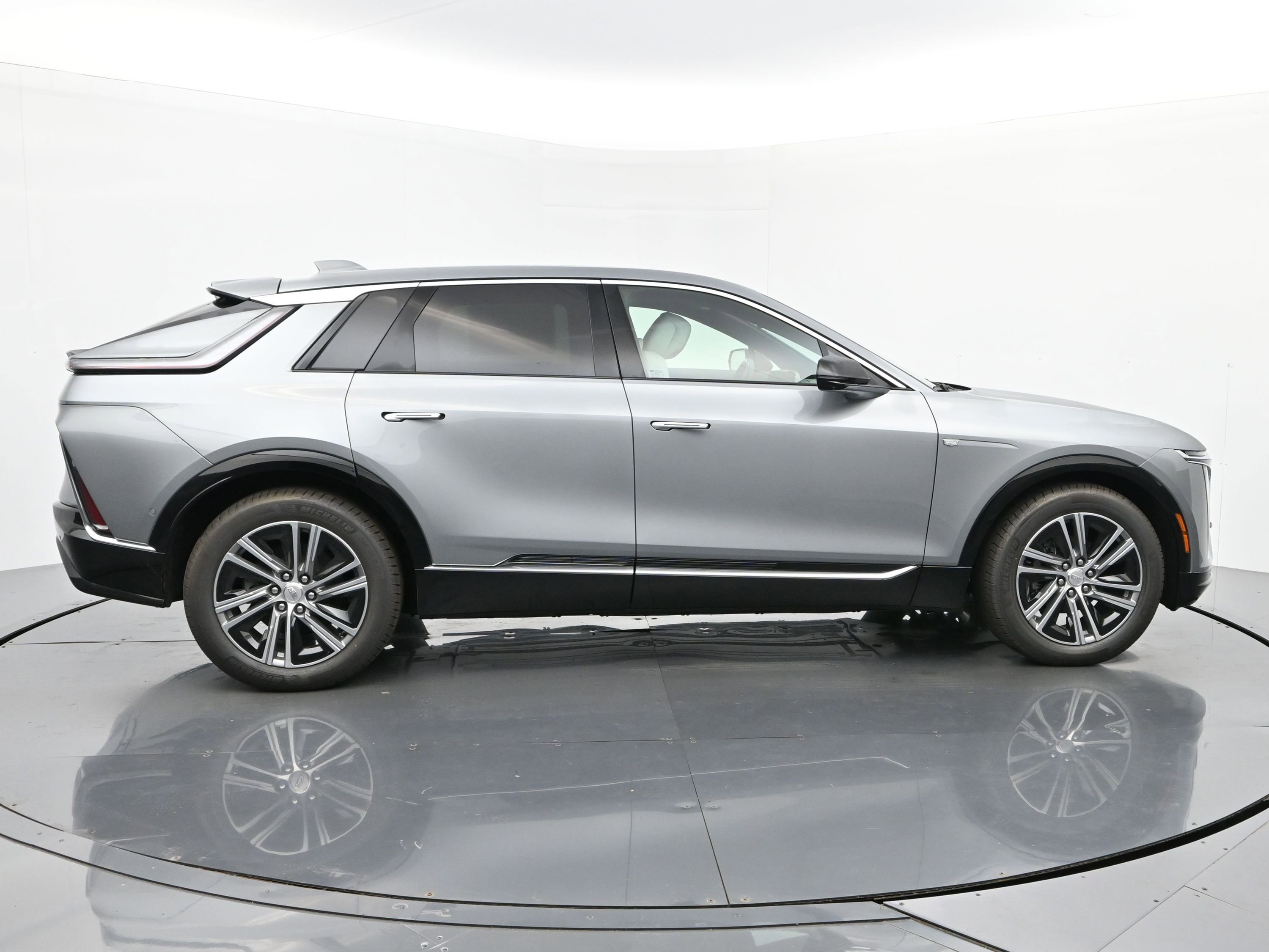 New 2026 Cadillac Lyriq Luxury image 6