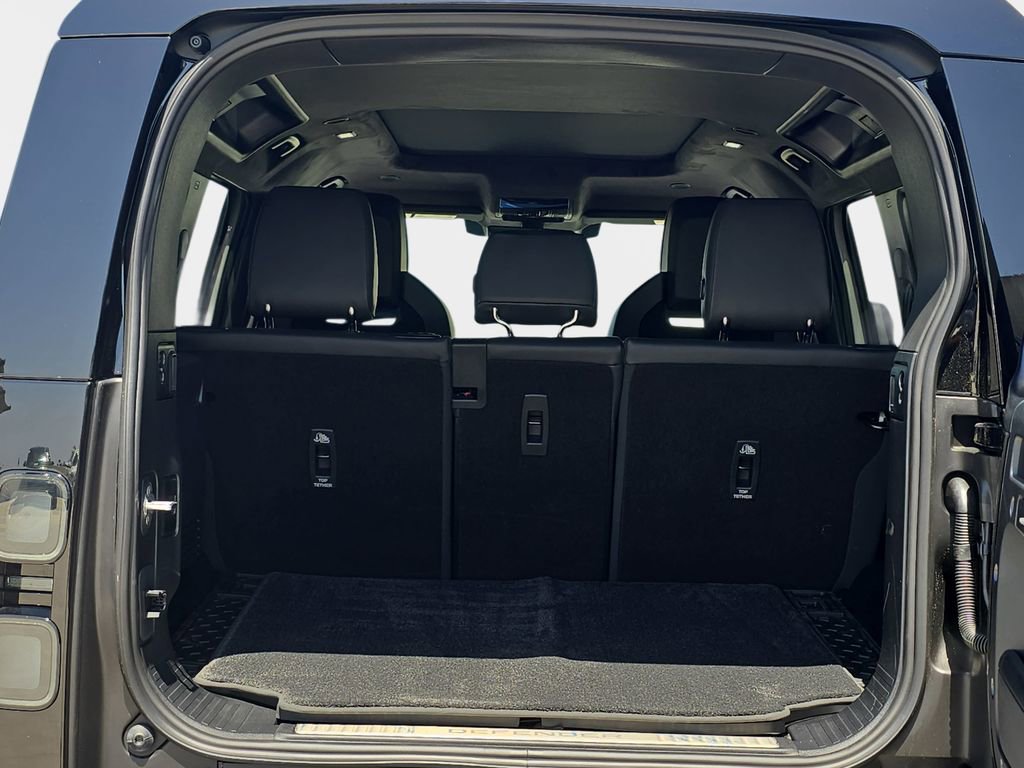 New 2026 Land Rover Defender 110 OCTA AWD/4WD image 12