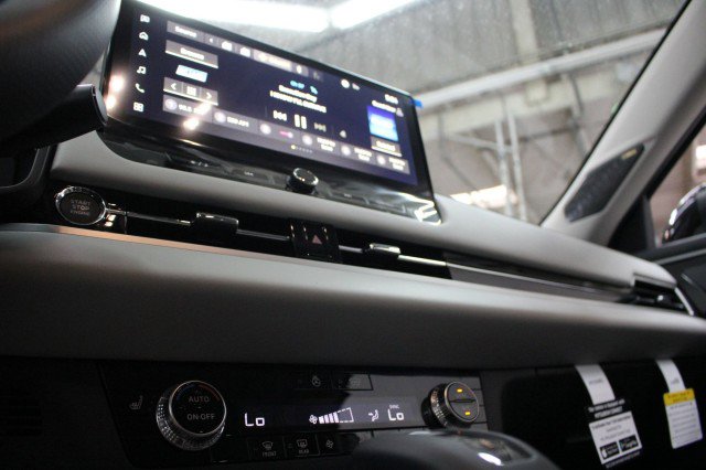 New 2026 Mitsubishi Outlander SE image 12