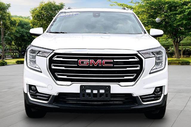 Used 2024 GMC Terrain SLT image 3