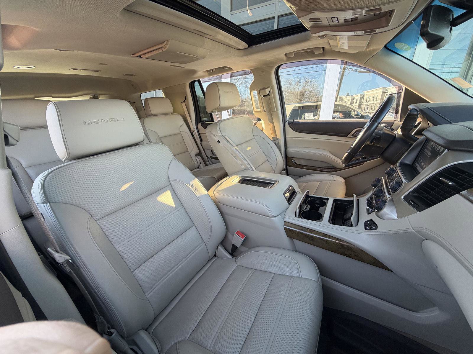 Used 2017 GMC Yukon Denali w/ Open Road Package image 11
