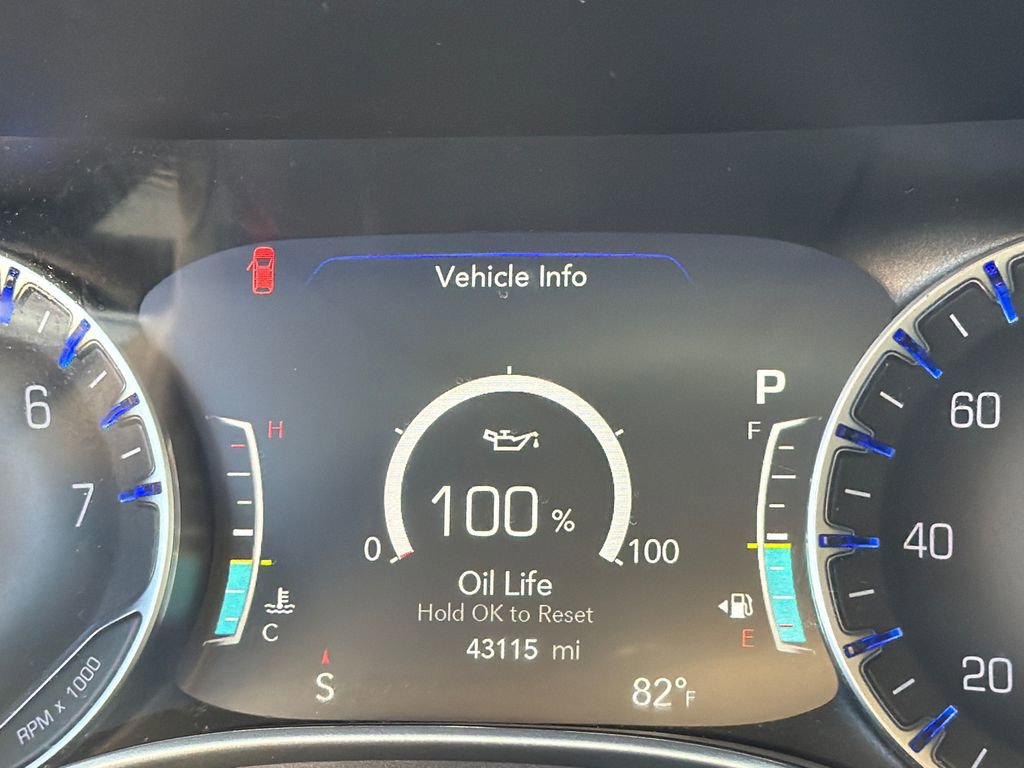 Used 2024 Chrysler Pacifica Touring-L image 37