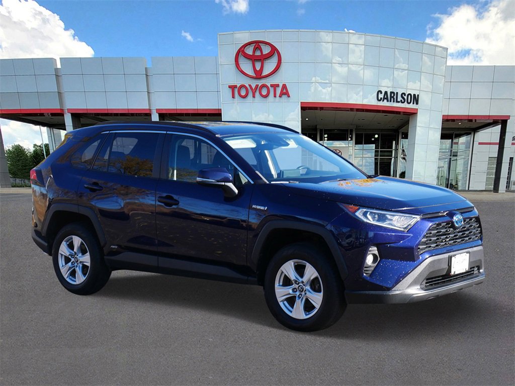 Used 2020 Toyota RAV4 XLE image 2