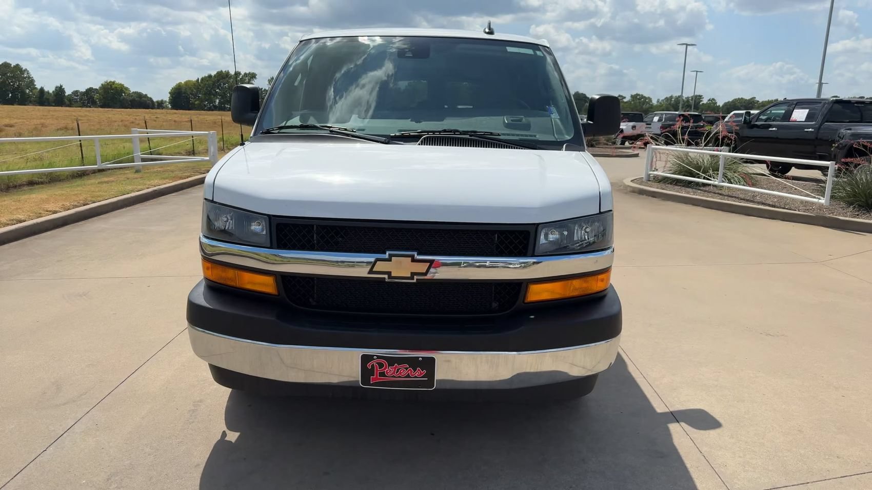 Used 2025 Chevrolet Express 3500 LT w/ LT Preferred Equipment Group RWD image 4