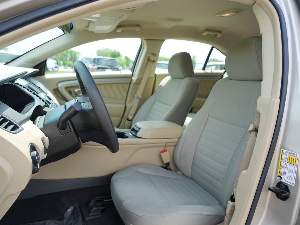 Used 2018 Ford Taurus SE FWD image 12
