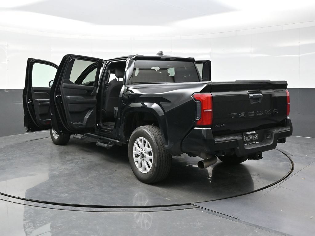 Used 2025 Toyota Tacoma SR5 AWD/4WD image 37