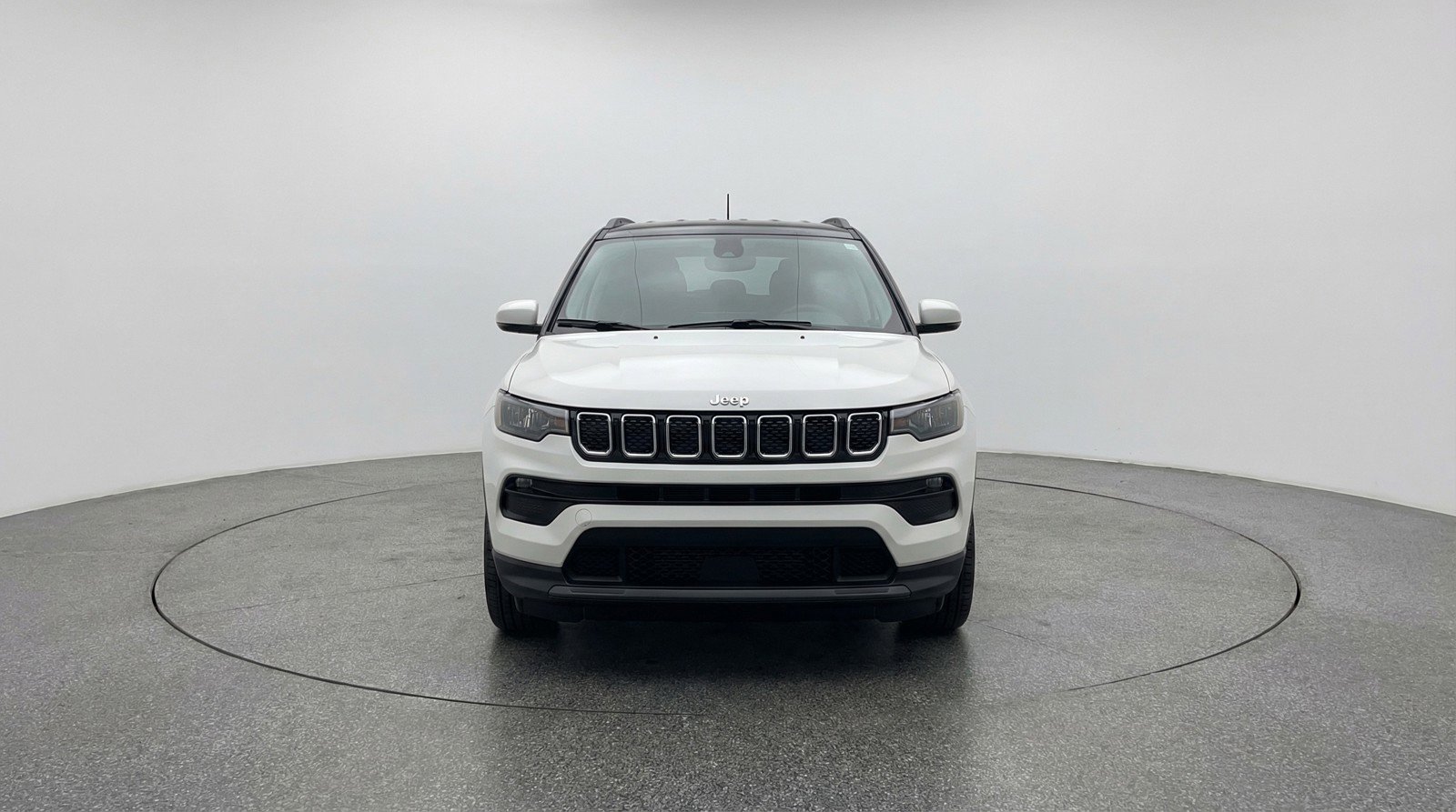 Used 2025 Jeep Compass Limited AWD/4WD image 2