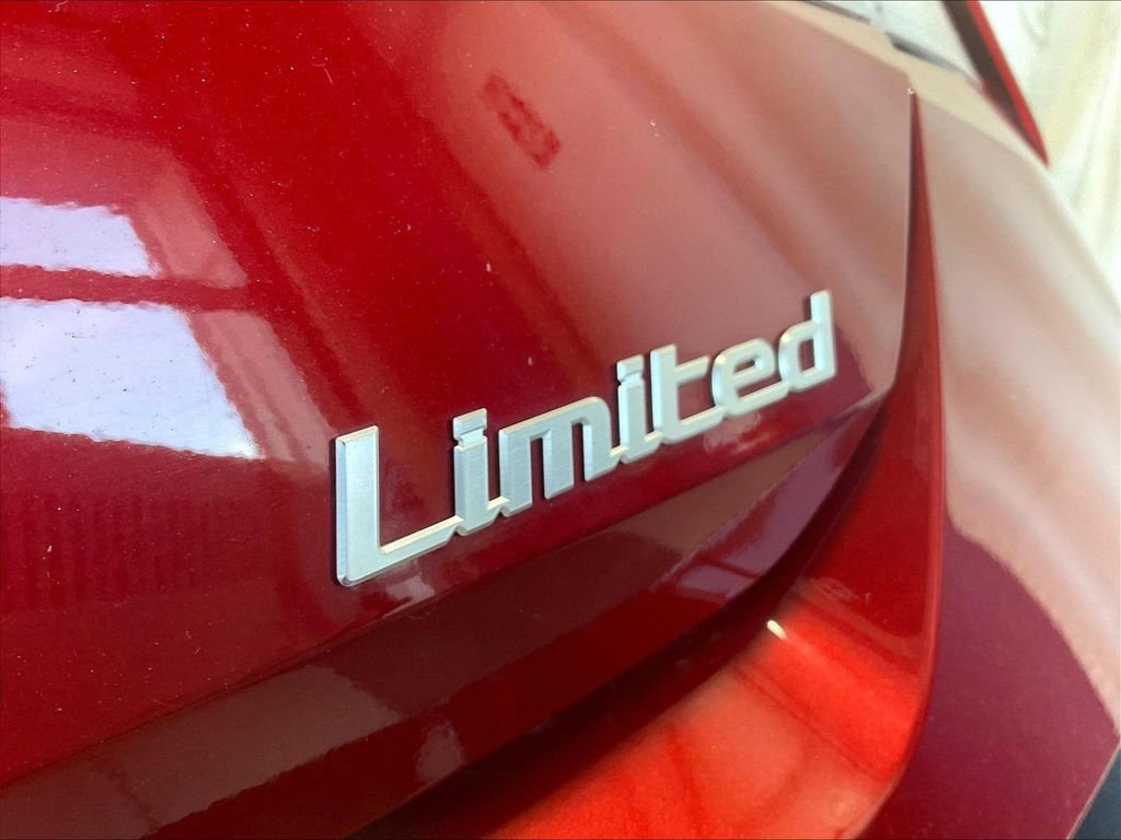 Certified 2025 Hyundai Elantra Limited FWD image 29