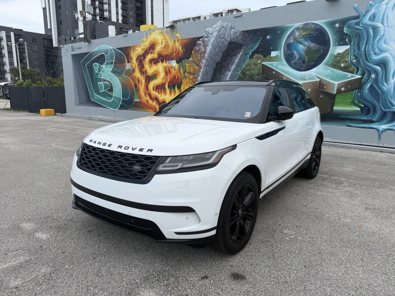 Used 2020 Land Rover Range Rover Velar S AWD/4WD image 2