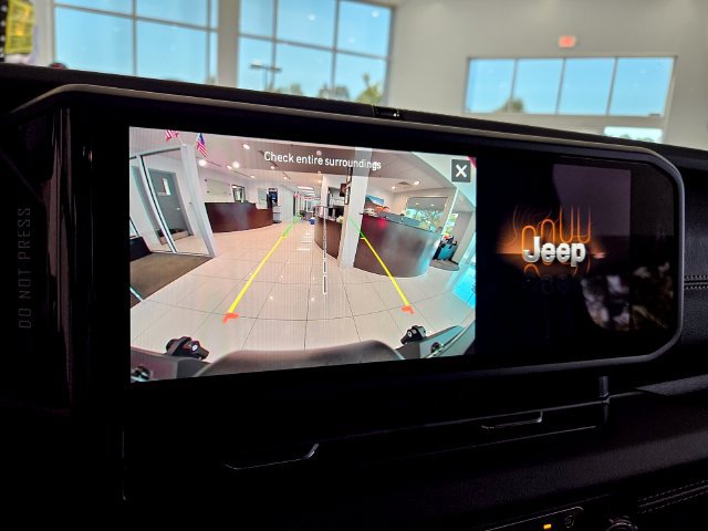 New 2025 Jeep Wrangler Unlimited Rubicon AWD/4WD image 19
