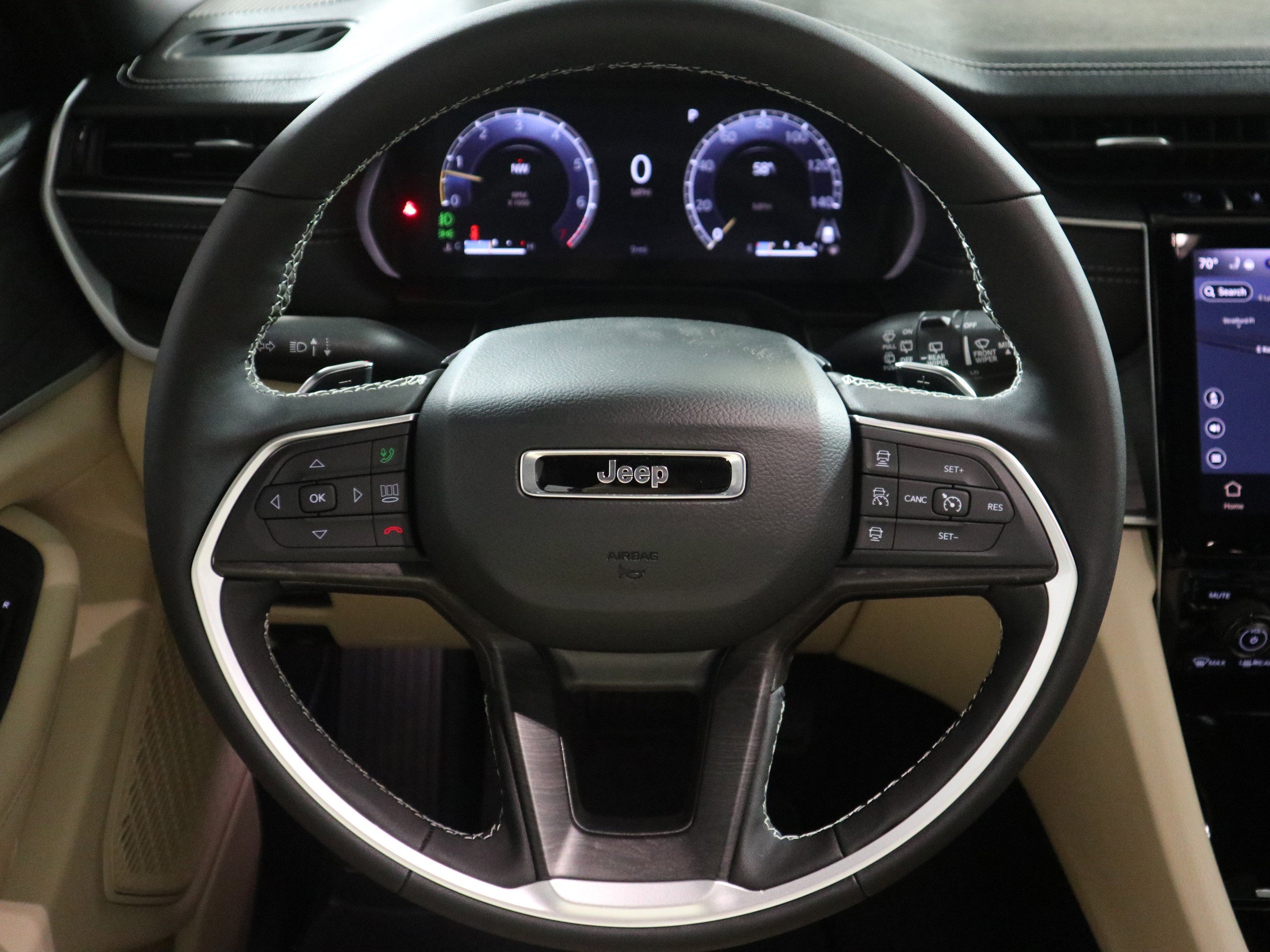 New 2025 Jeep Grand Cherokee Limited w/ Luxury Tech Group II image 17