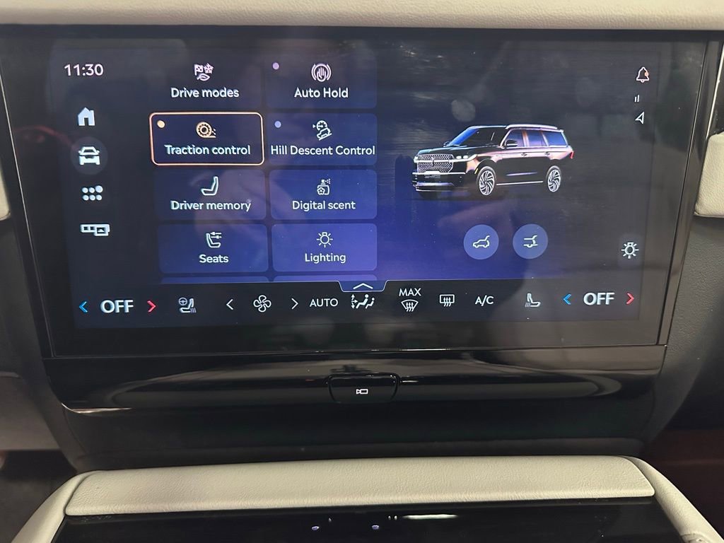 Used 2025 Lincoln Navigator Reserve image 28