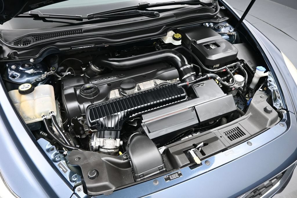 Used 2011 Volvo C30 T5 w/ Multimedia Pkg FWD image 3