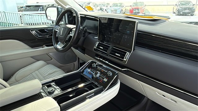 Used 2023 Lincoln Navigator Black Label image 10