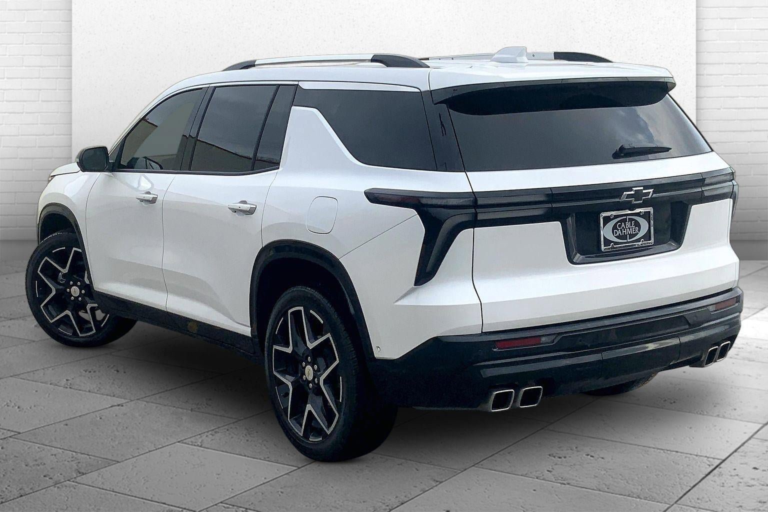 Used 2025 Chevrolet Traverse High Country image 10