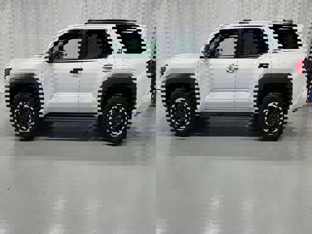 Used 2025 Toyota 4Runner TRD Off-Road image 4