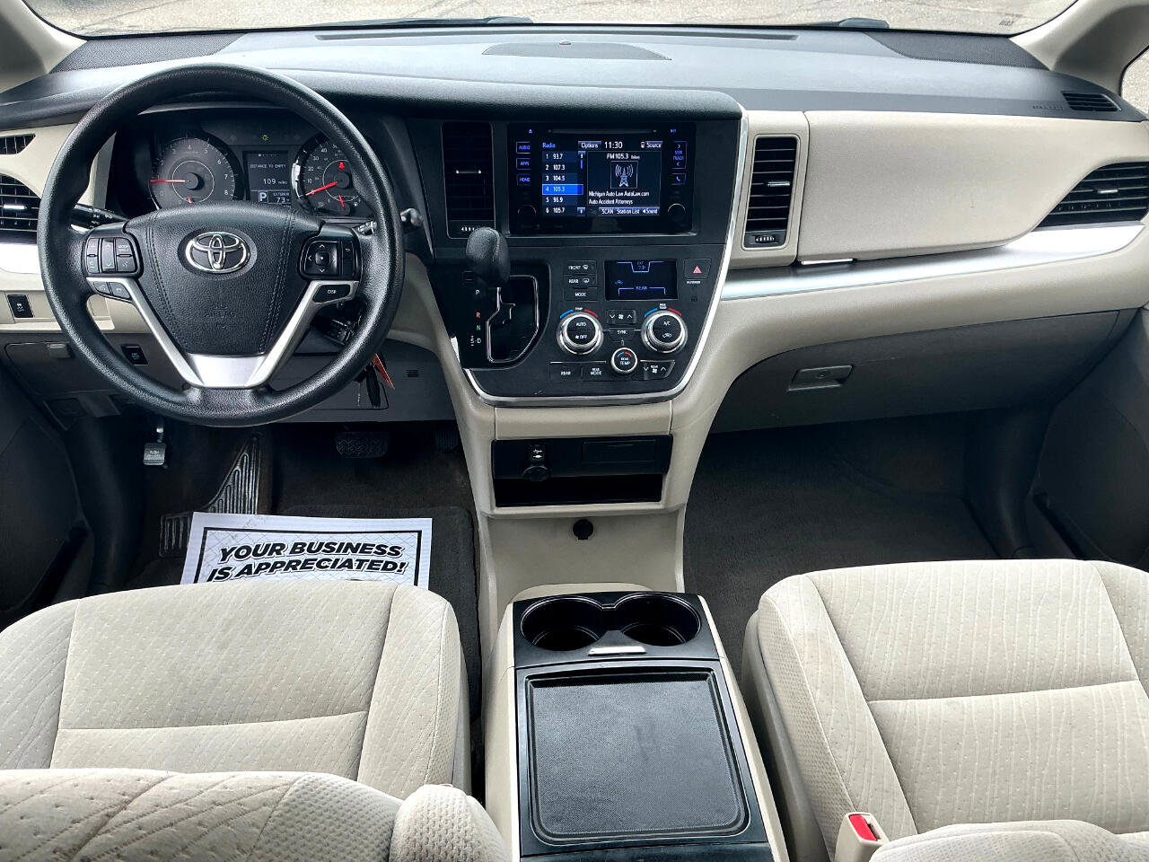 Used 2017 Toyota Sienna LE image 18