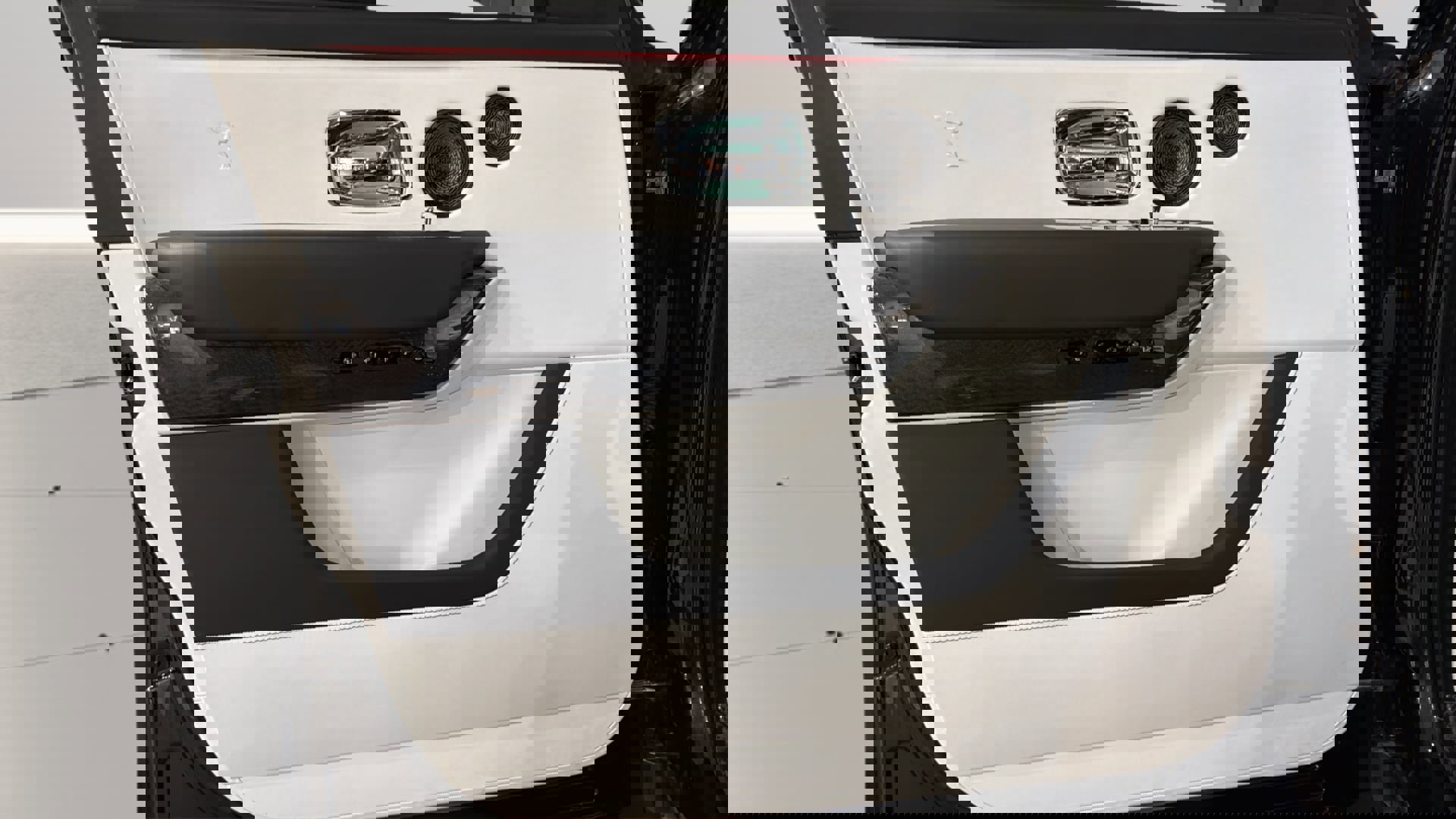 Used 2022 Rolls-Royce Cullinan Black Badge w/ Dark Exterior Package image 20