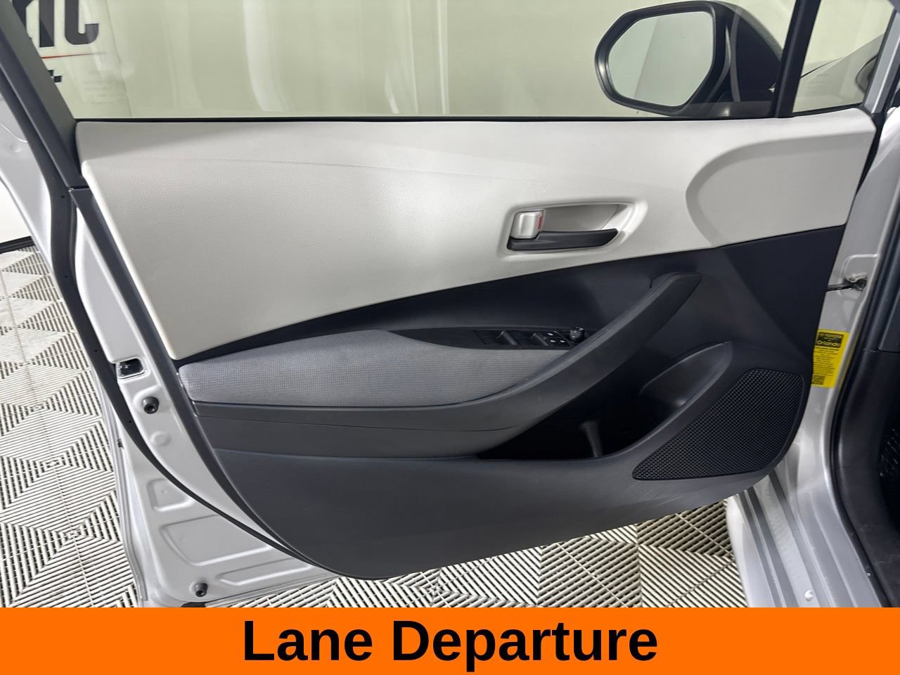 Used 2022 Toyota Corolla LE FWD image 10