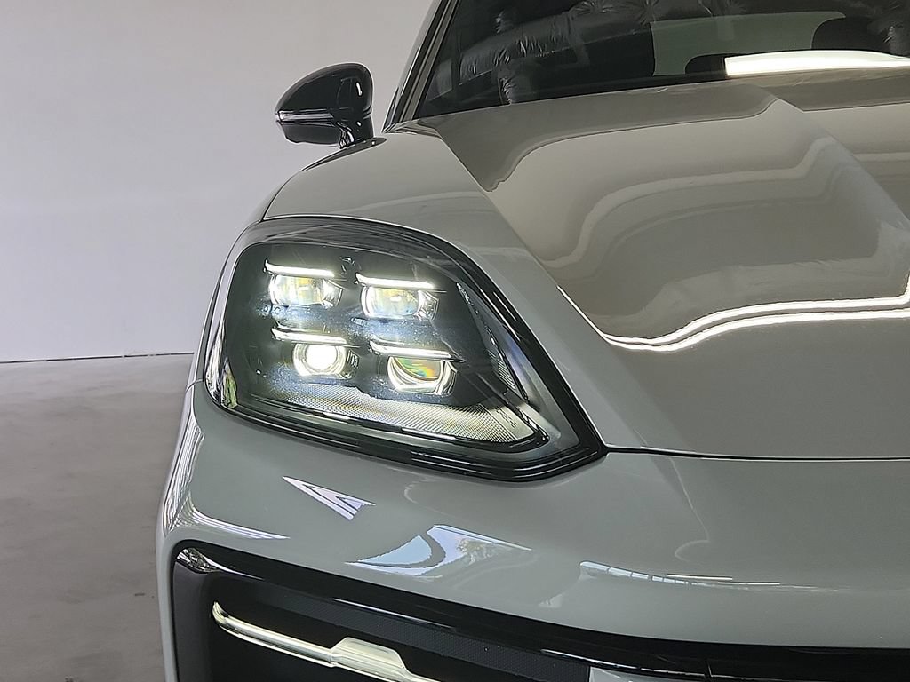 New 2026 Porsche Cayenne Coupe AWD/4WD image 9
