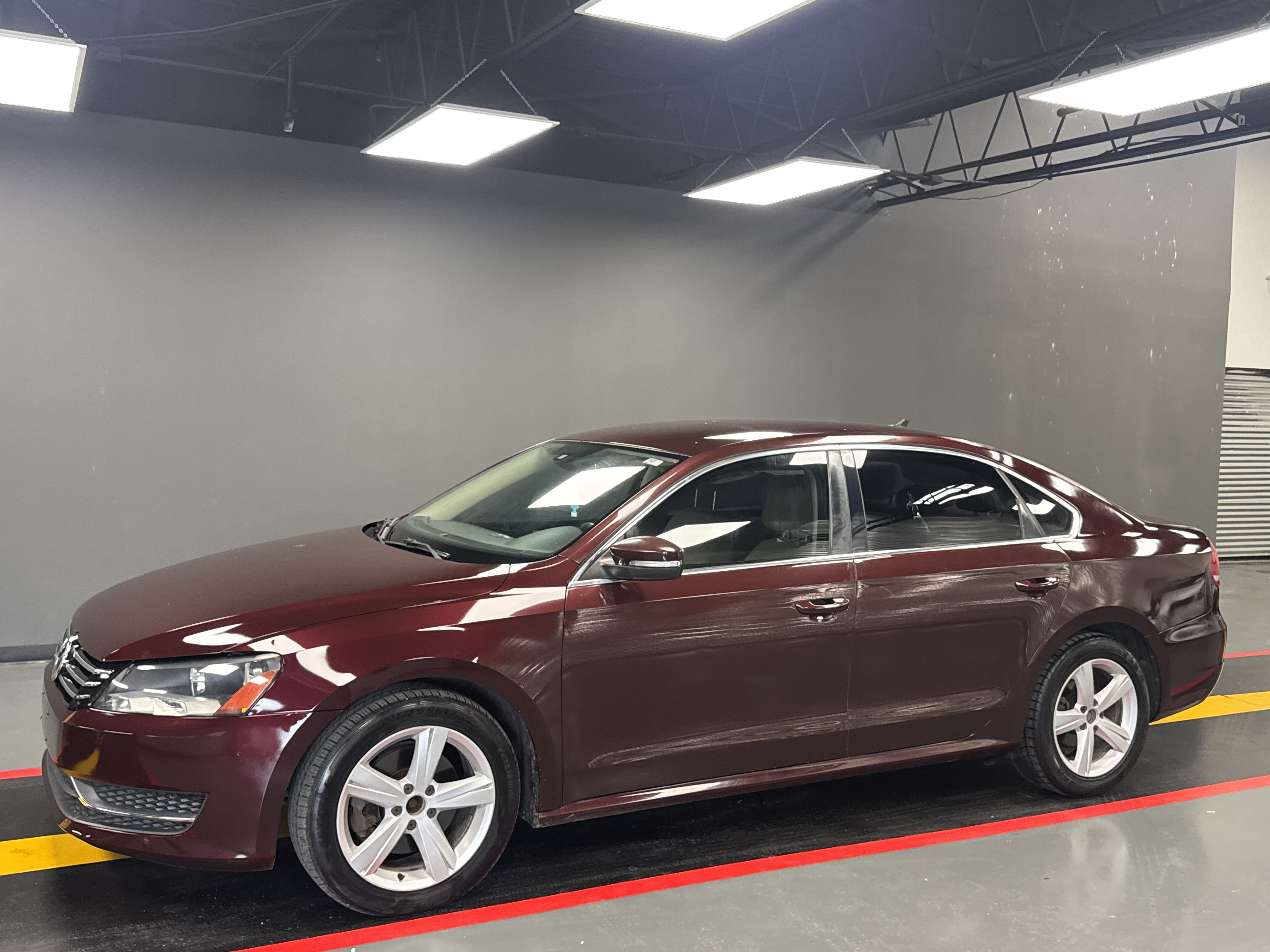 Used 2013 Volkswagen Passat 2.5 SE FWD image 2