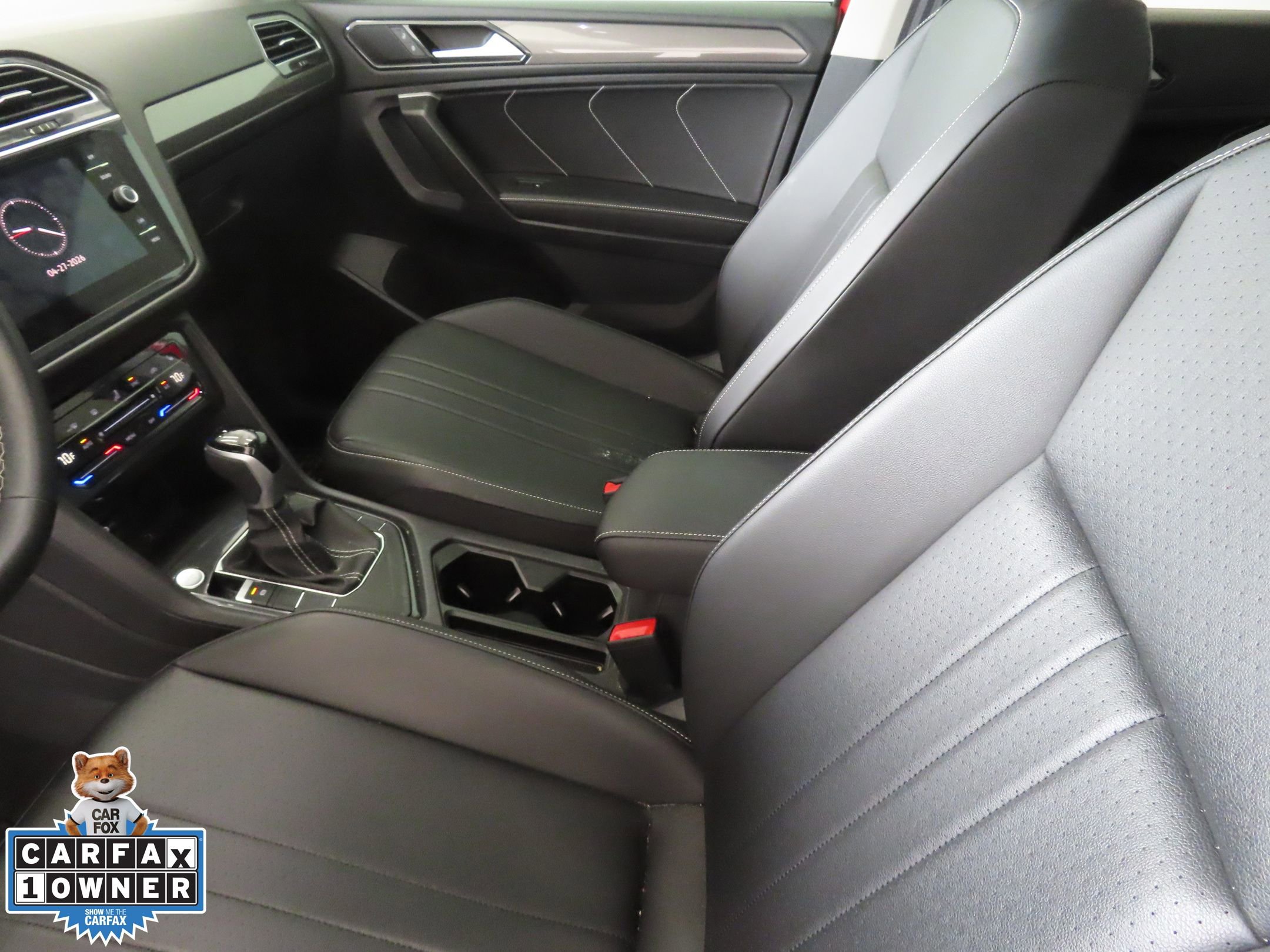 Used 2023 Volkswagen Tiguan SE w/ Panoramic Sunroof Package FWD image 23