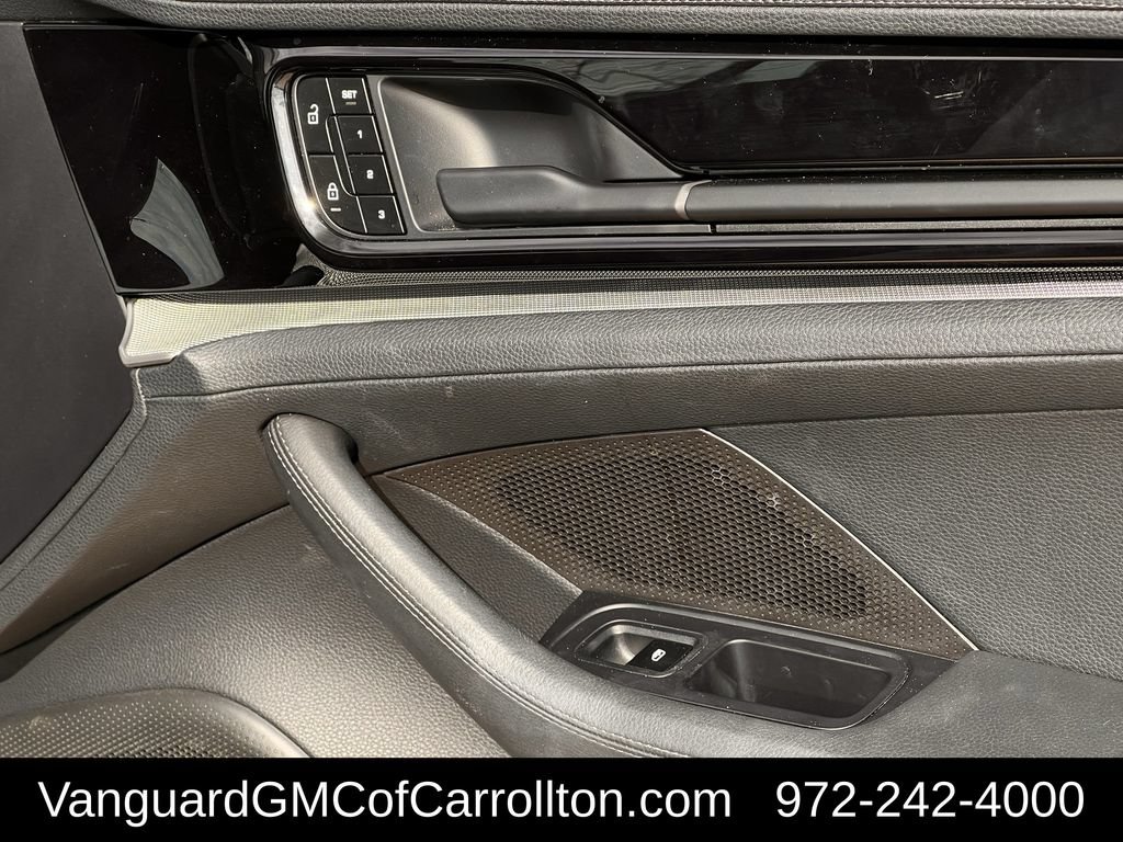 Used 2025 Porsche Panamera RWD image 27