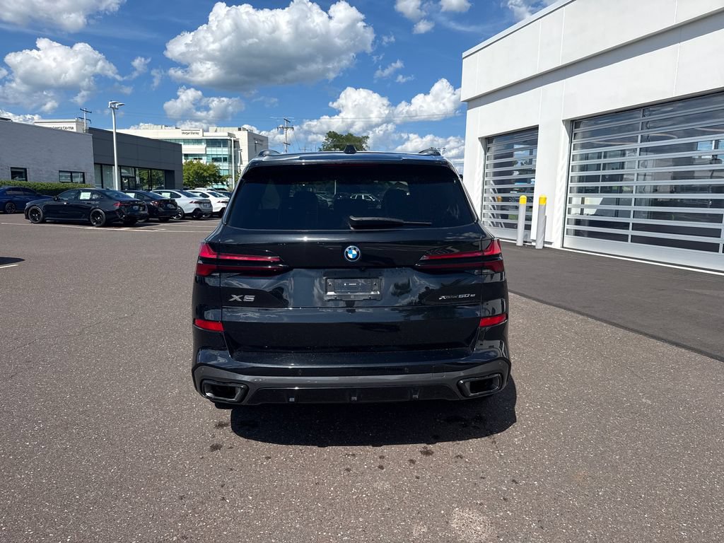 Used 2026 BMW X5 xDrive50e w/ M Sport Package AWD/4WD image 4