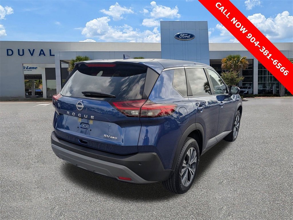 Used 2023 Nissan Rogue SV image 3