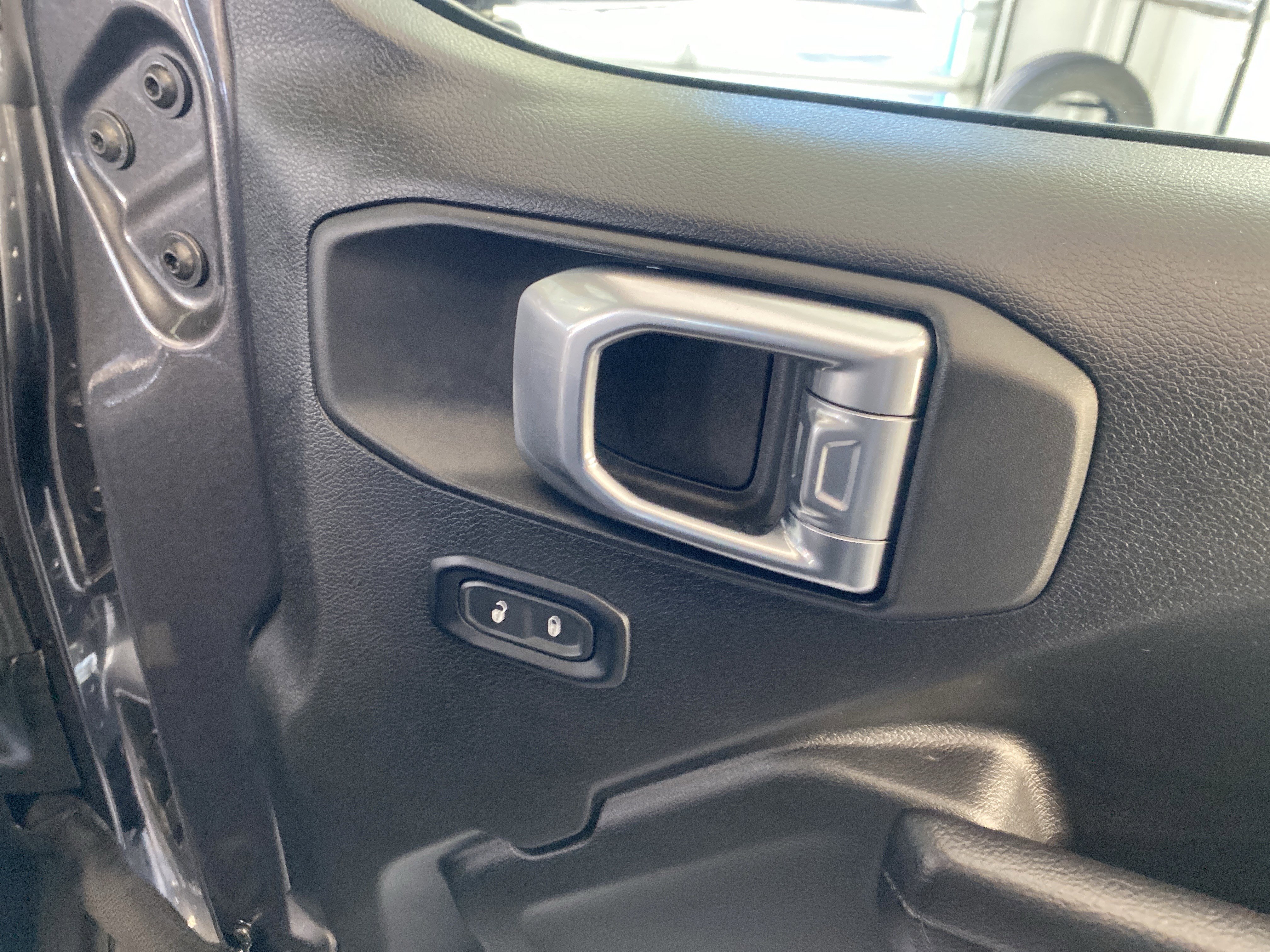 Used 2023 Jeep Gladiator Sport image 28