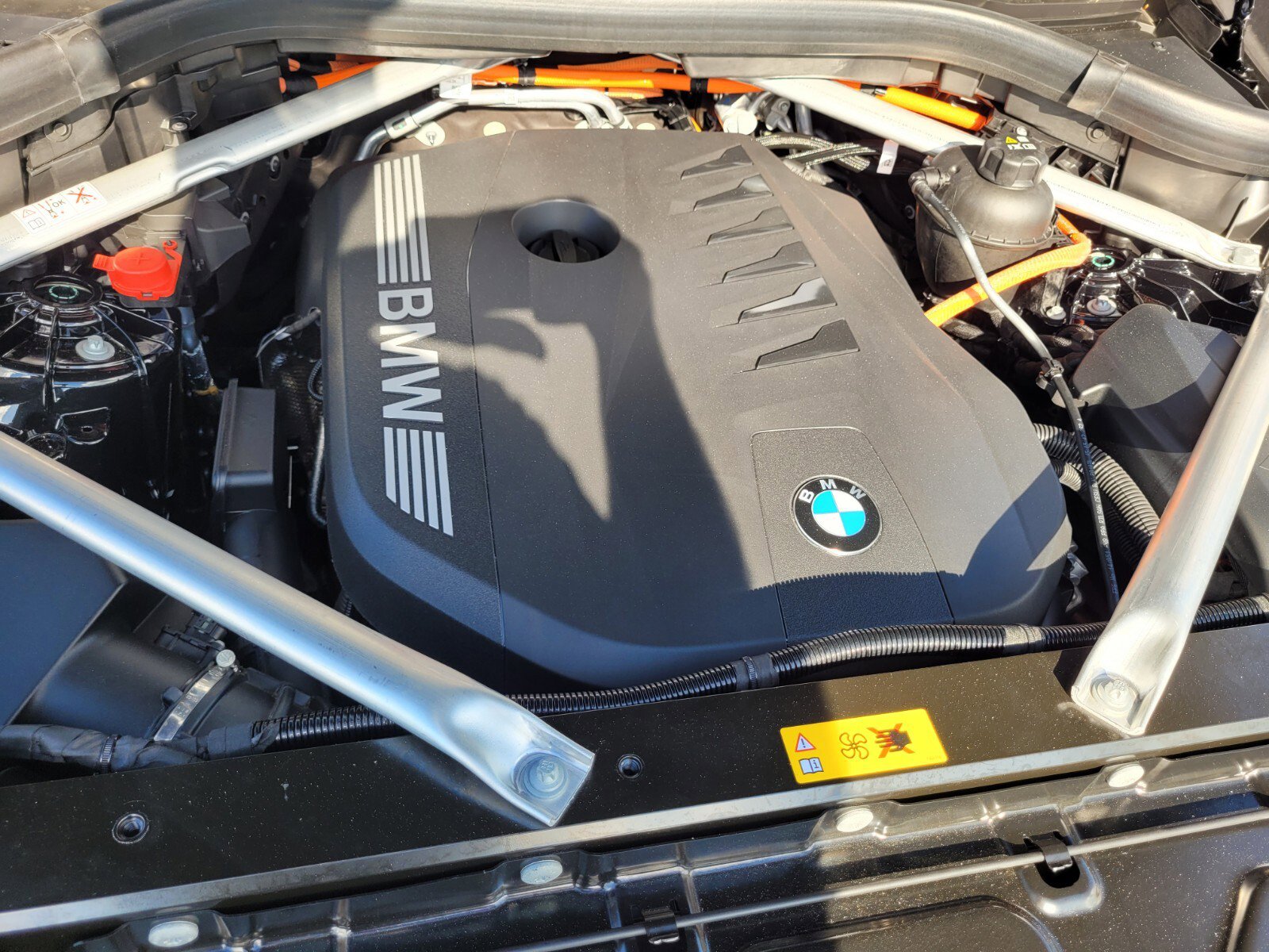 New 2025 BMW X5 xDrive50e w/ Climate Comfort Package image 18