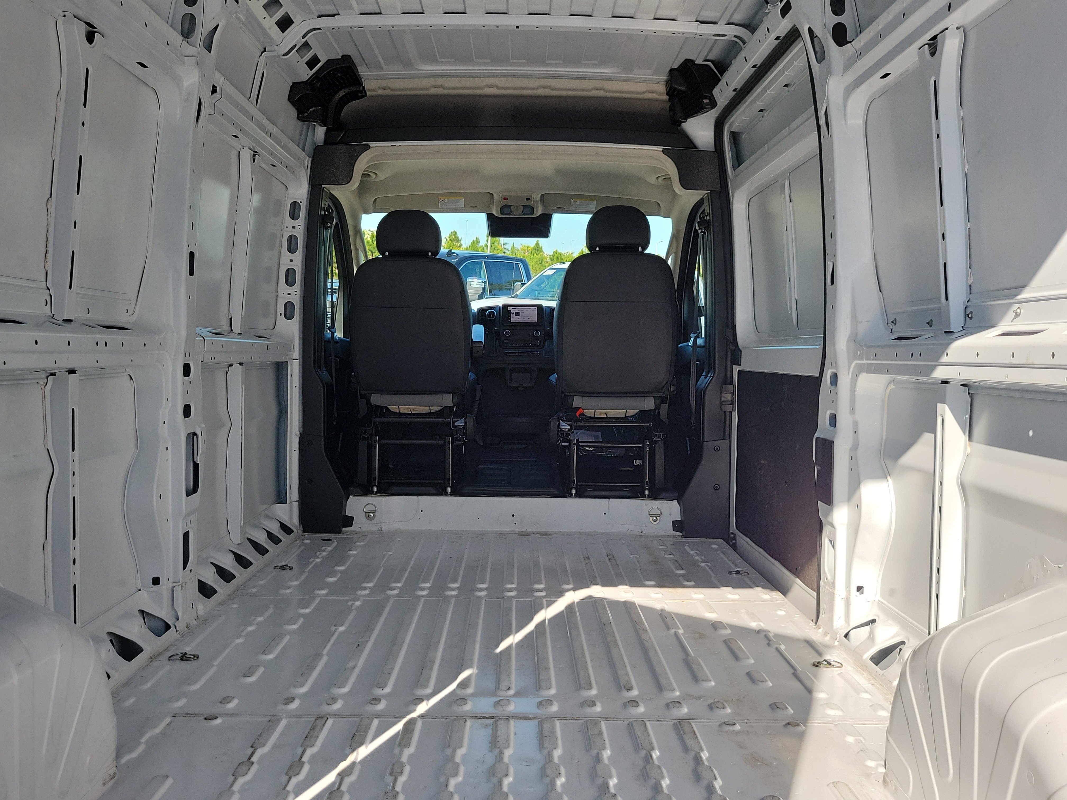 Used 2026 RAM ProMaster 2500 w/ Convenience Group FWD image 12