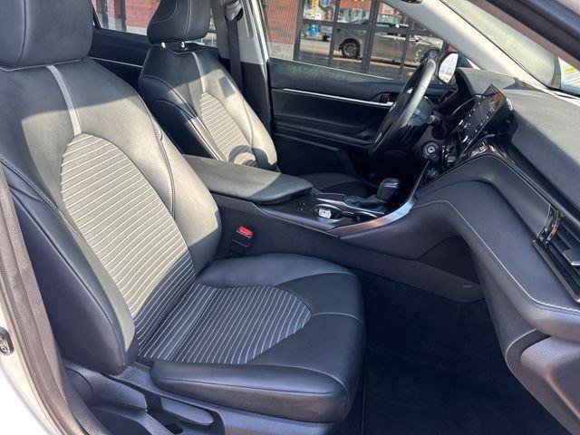 Used 2024 Toyota Camry SE image 11