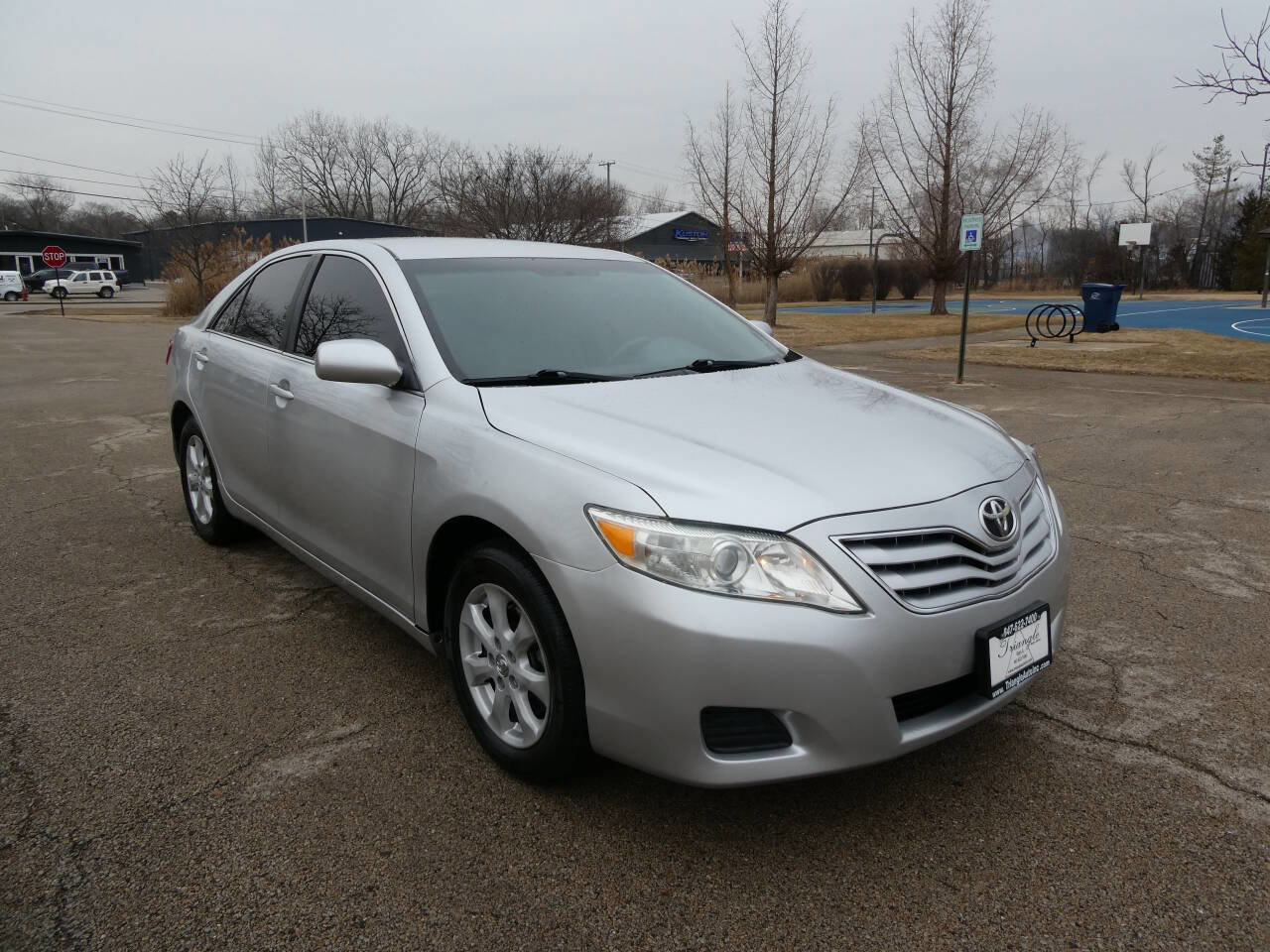 Used 2011 Toyota Camry LE w/ LE Extra-Value Pkg image 3