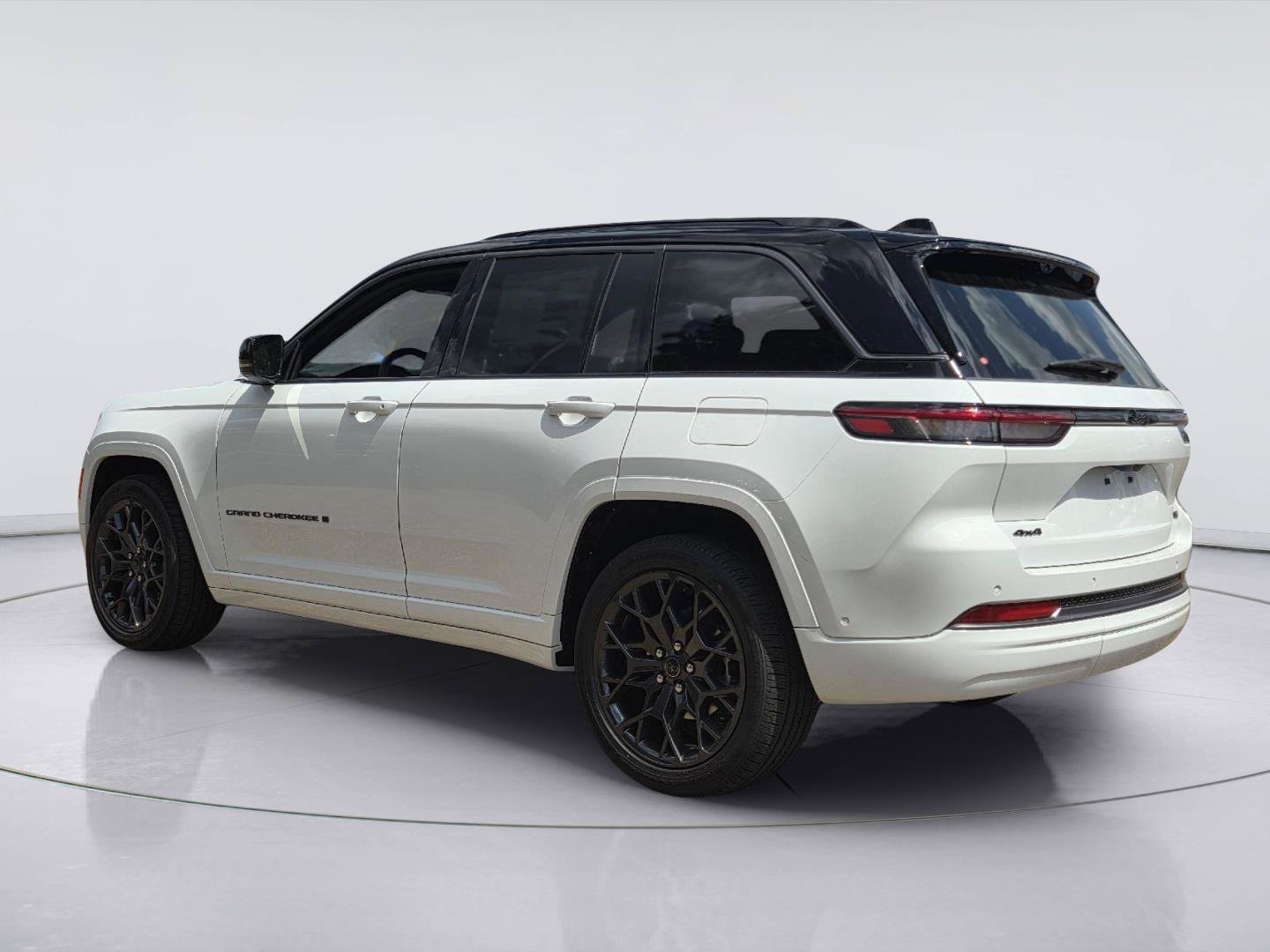 New 2027 Jeep Grand Cherokee Summit AWD/4WD image 4