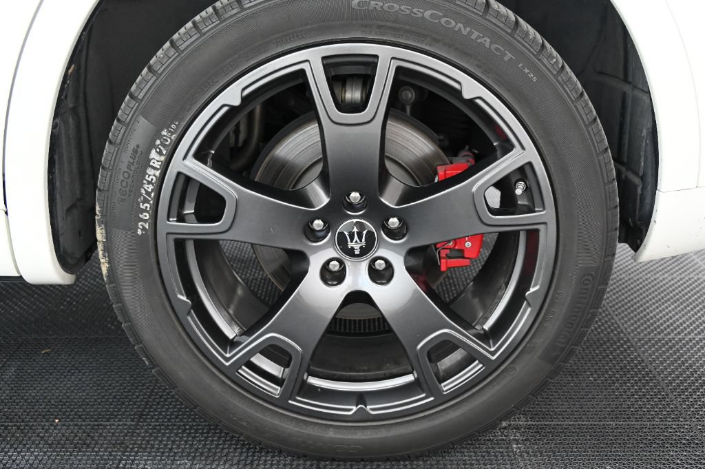 Used 2021 Maserati Levante AWD/4WD image 51