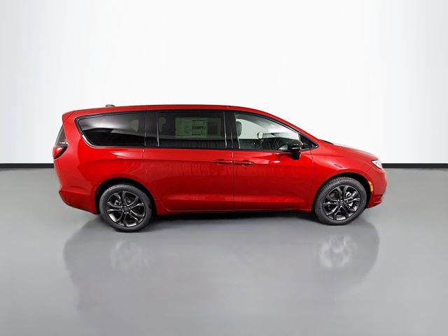 New 2026 Chrysler Pacifica Select AWD/4WD image 8