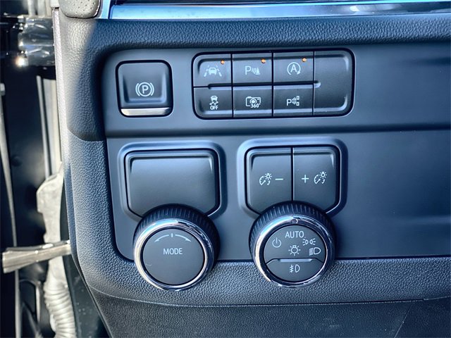 New 2026 Chevrolet Suburban Premier image 19