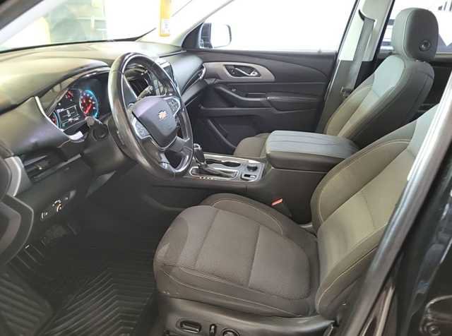 Used 2018 Chevrolet Traverse LT image 3
