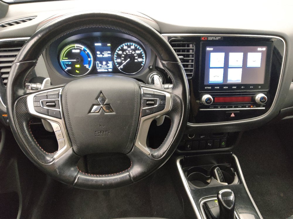 Used 2021 Mitsubishi Outlander LE image 22