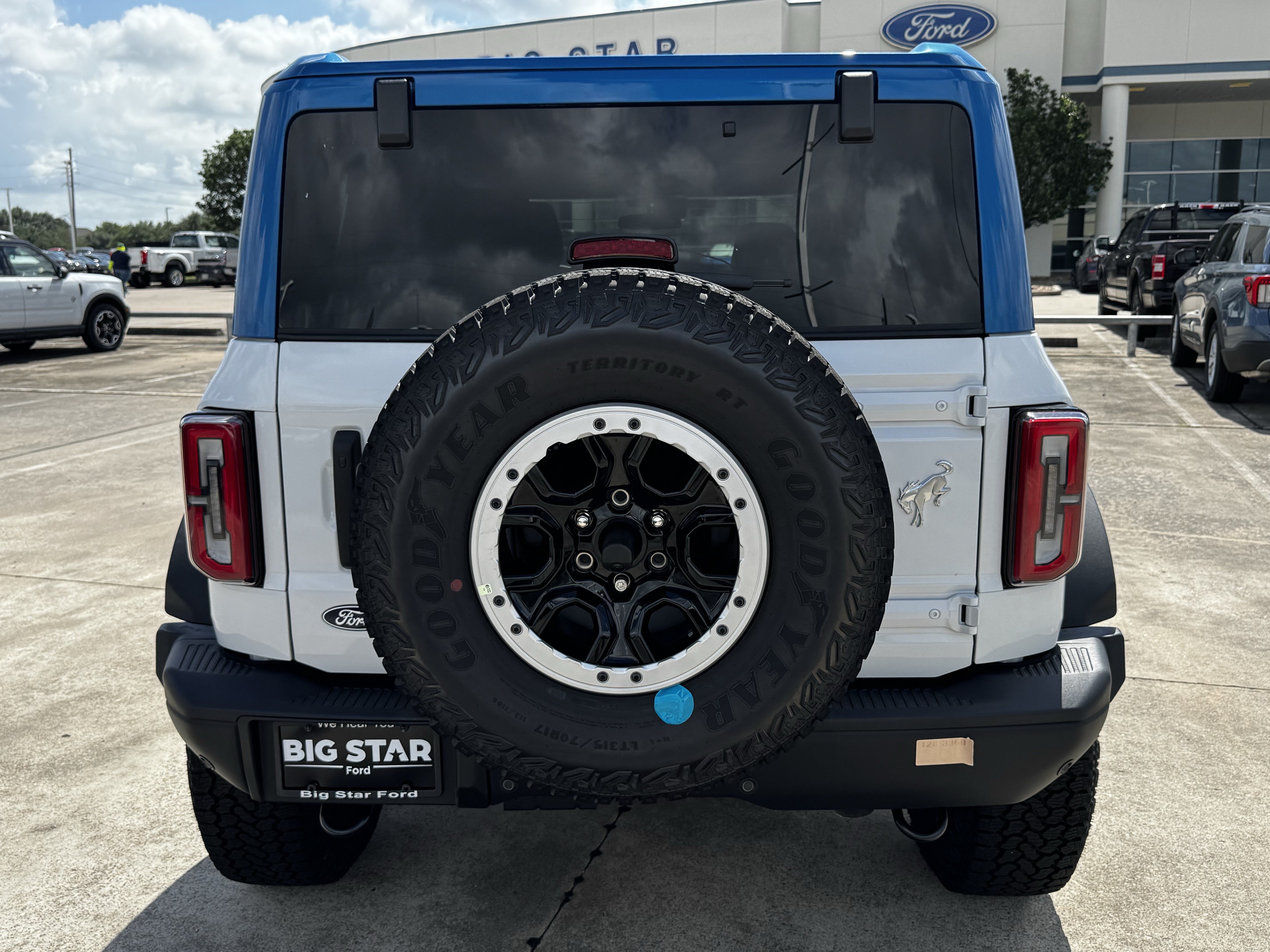 New 2026 Ford Bronco Badlands AWD/4WD image 9