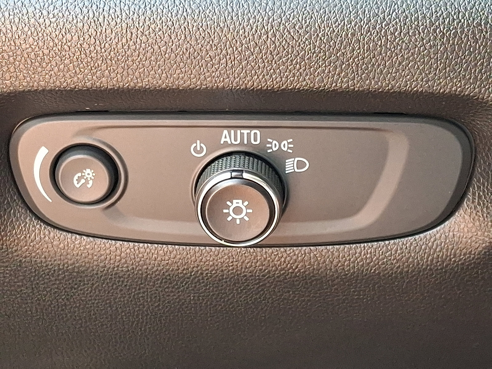 Used 2023 Chevrolet Traverse LT AWD/4WD image 25