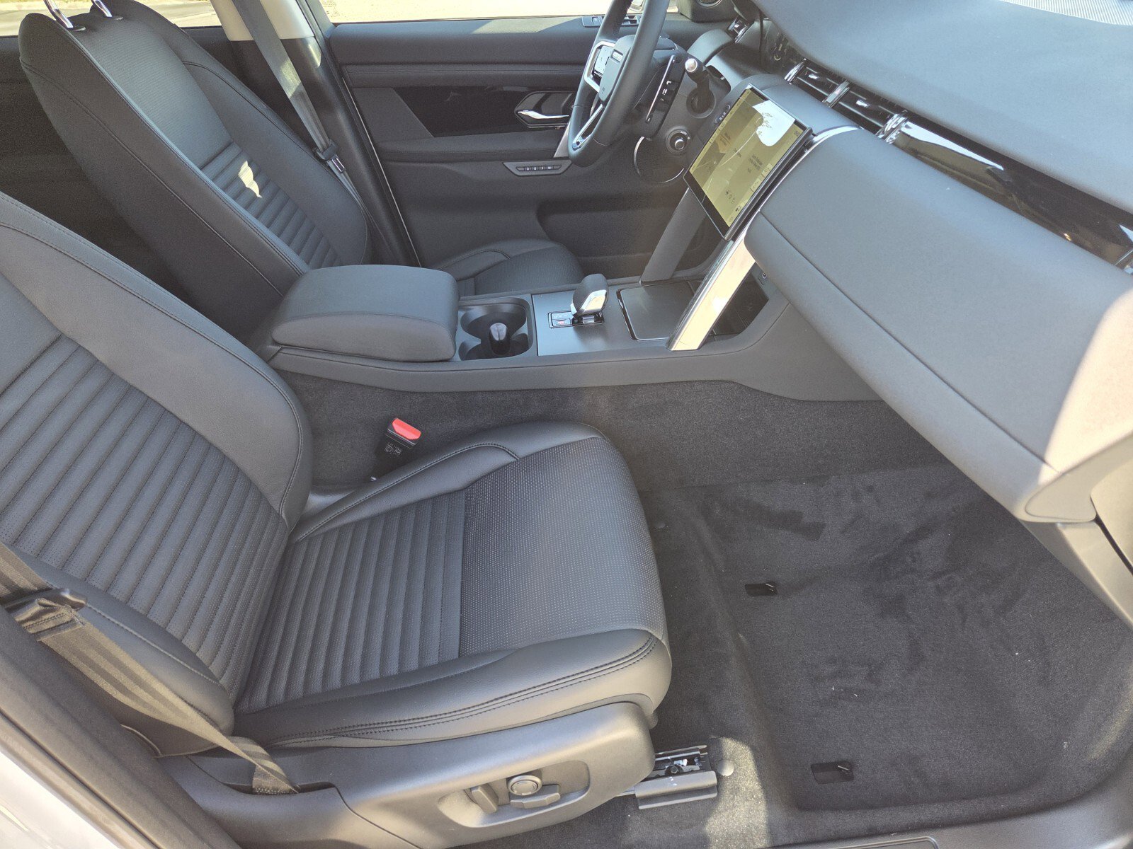 New 2025 Land Rover Discovery Sport S AWD/4WD image 3